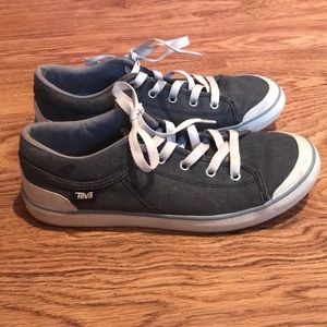 Women’s Teva Shoes / Sneakers - hardly worn